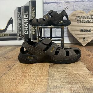 Teva Forebay men’s brown hiking sandals size 8